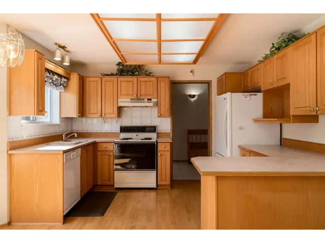 104 6875 121 STREET, Surrey, British Columbia V3W1C2