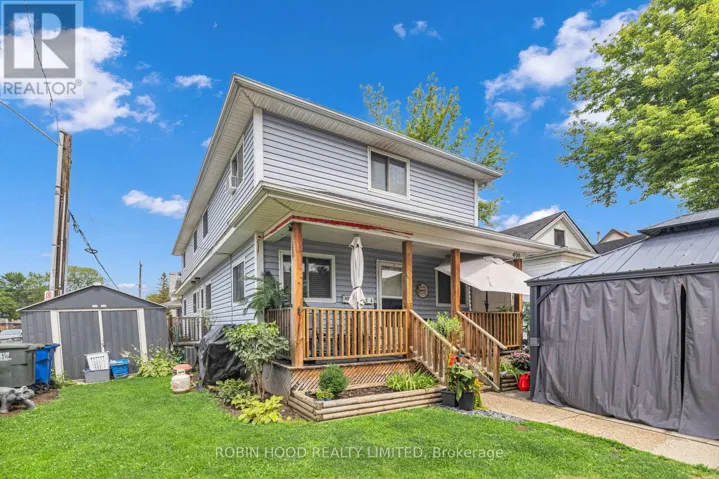406 GLENGARRY AVENUE, Windsor, Ontario N9A1P9