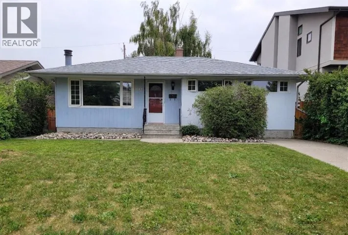 3719 43 Street SW, Calgary, Alberta T3E3P7