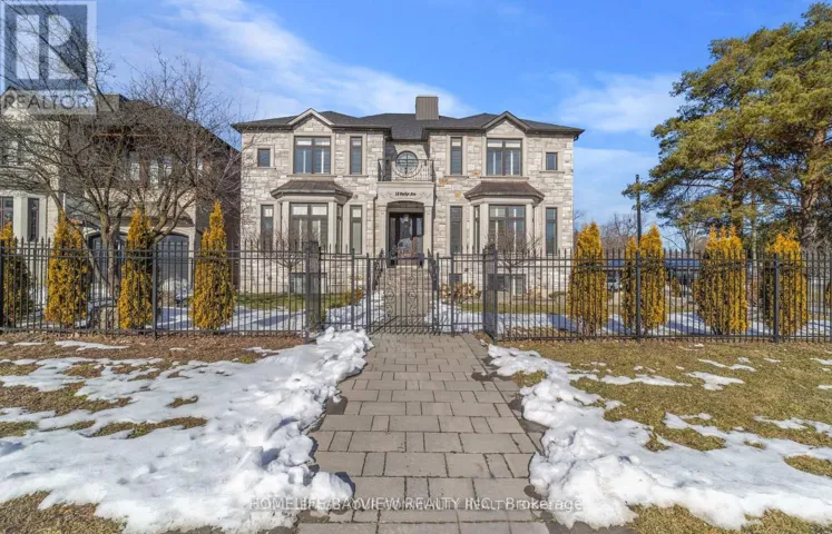 18 PARKER AVENUE, Richmond Hill (Oak Ridges), Ontario L4E2W5