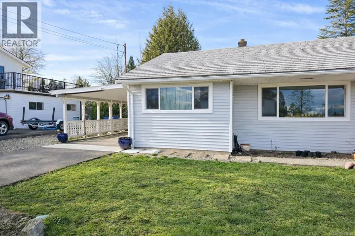 2114 McKenzie Ave, Comox, British Columbia V9M1M7