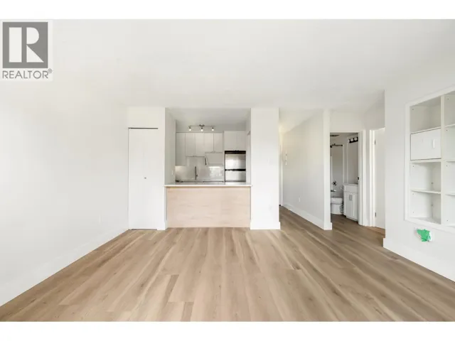 101 1545 E 2ND AVENUE, Vancouver, British Columbia V5N1C8