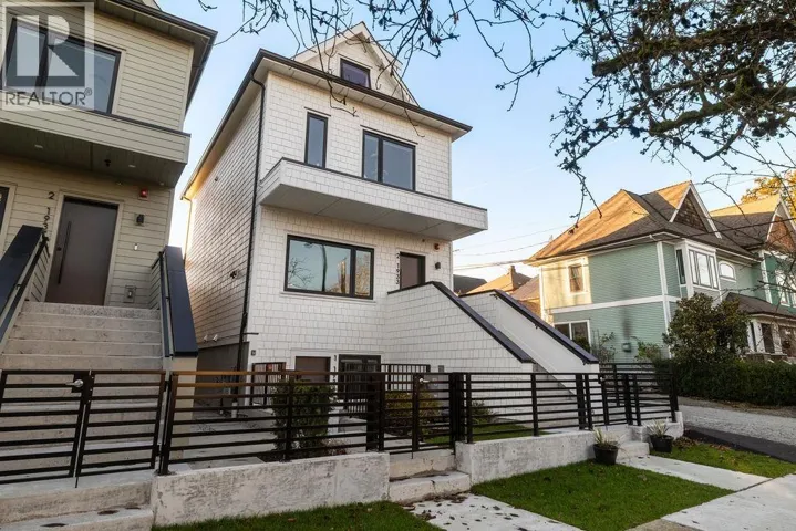 1 1933 TEMPLETON DRIVE, Vancouver, British Columbia V5N4V9