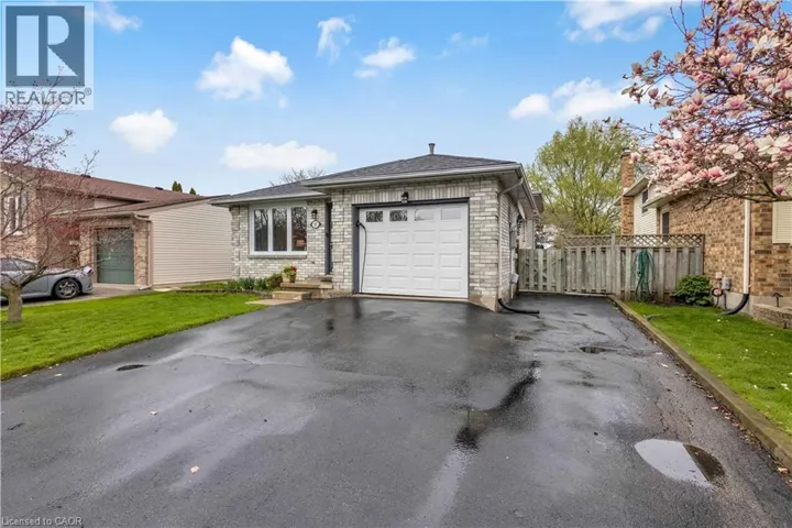 57 COXWELL Crescent, Brantford, Ontario N3P1P5