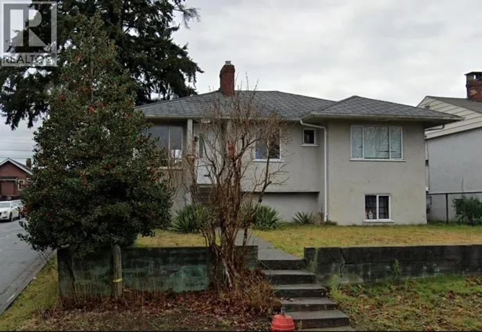 3507 MONMOUTH AVENUE, Vancouver, British Columbia V5R5S1