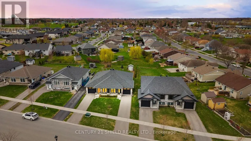 292 EAST RIDGE DRIVE, Cornwall, Ontario K6H0H5
