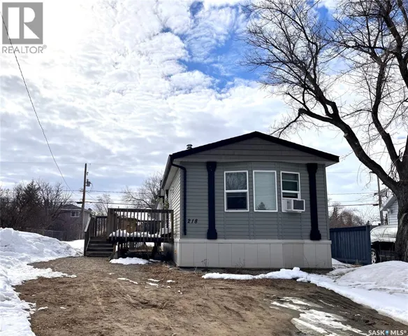 218 4th STREET N, Nipawin, Saskatchewan S0E1E0