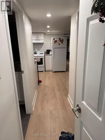 LOWER - 39 ROSETHORN AVENUE, Toronto (Weston-Pellam Park), Ontario M6N3K7