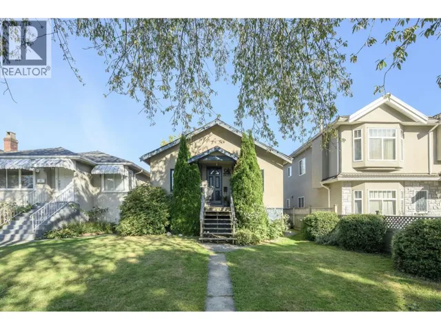 2633 VENABLES STREET, Vancouver, British Columbia V5K2R4