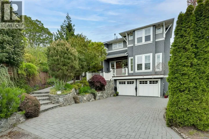 12 Briar Pl, Victoria, British Columbia V8S3J5