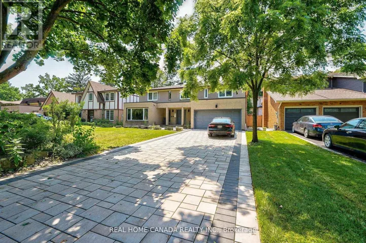 82 ARKENDO DRIVE, Oakville (FD Ford), Ontario L6J5T9