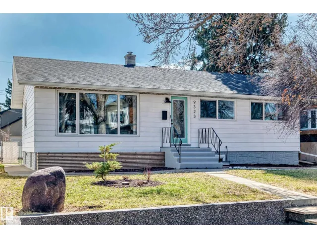 9323 70 AV NW, Edmonton, Alberta T6E0T8