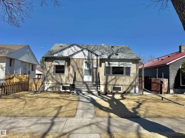 9330 72 AV NW NW, Edmonton, Alberta T6E0V8