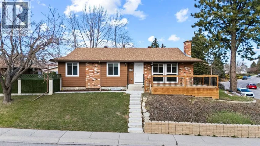 304 Huntbourne Hill NE, Calgary, Alberta T2K3Y4