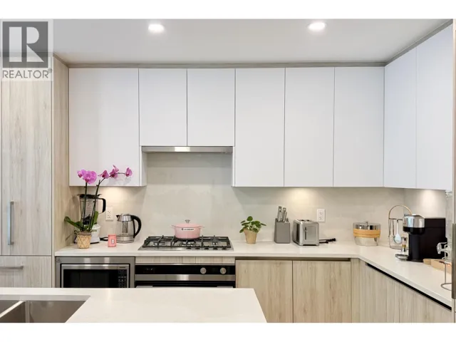 506 423 6TH STREET, West Vancouver, British Columbia V7T0A1