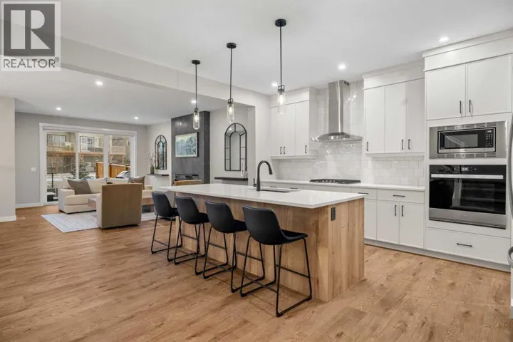 135 Silver Spruce Grove SW, Calgary, Alberta t2X5M1