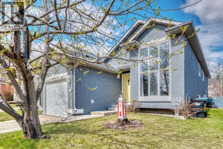 32 Somercrest Manor SW, Calgary, Alberta T2Y3C3