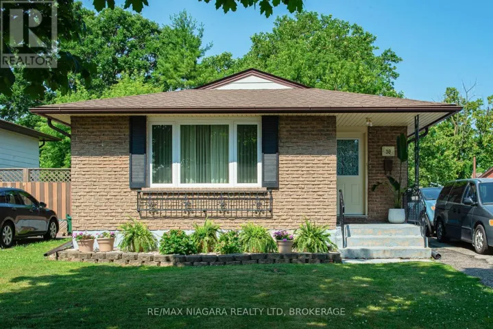 38 ROEHAMPTON DRIVE, St. Catharines (Carlton/Bunting), Ontario L2M7K7