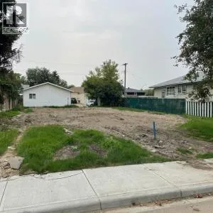 5827 60 Street, Red Deer, Alberta T4N2P7