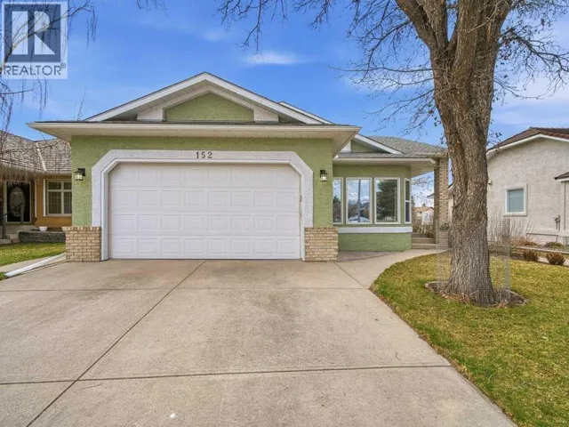 152 Waterstone Place SE, Airdrie, Alberta T4B2G1