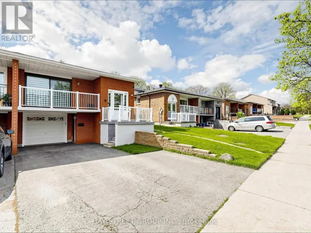 42 ROBBINSTONE DRIVE, Toronto (Malvern), Ontario M1B2E6