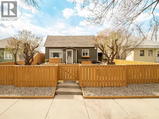 322 19 Street N, Lethbridge, Alberta T1H3K2