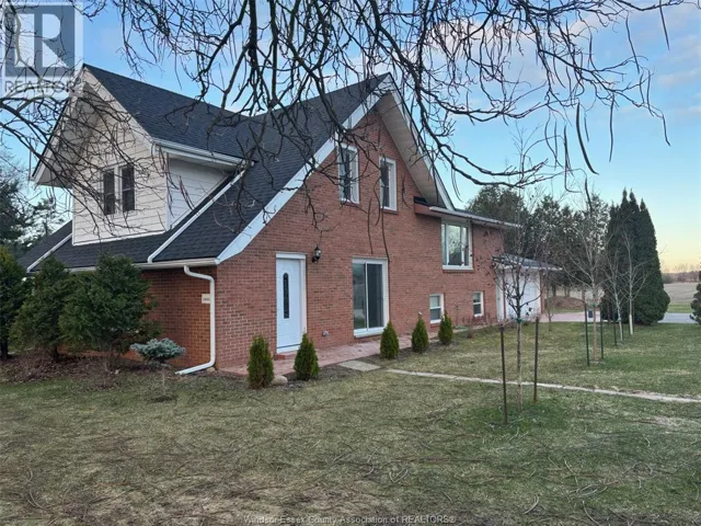 1695 DIVISION ROAD North, Kingsville, Ontario N9Y2Y9