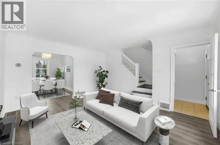 53 PARADISE Road S, Hamilton, Ontario L8S1S3