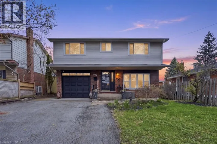 992 GARTH Street, Hamilton, Ontario L9C4L6