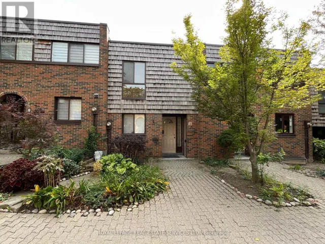 10 YETTA SHEPWAY, Toronto (Don Valley Village), Ontario M2Z1X9