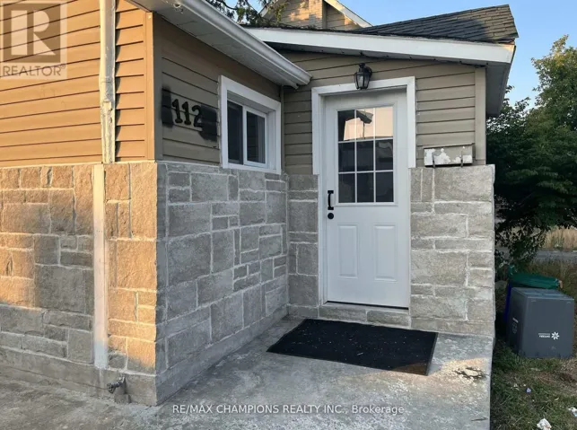 112 JOHN STREET, Barrie (Lakeshore), Ontario L4N2K8