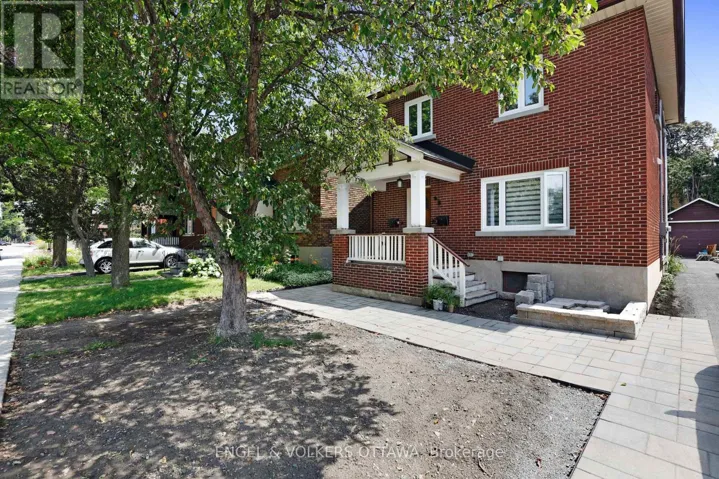 B - 98 RENFREW AVENUE, Ottawa, Ontario K1S1Z8