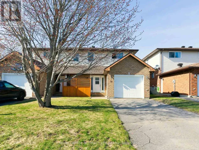 11 PAUL STREET, North Bay (College Heights), Ontario P1B9L8