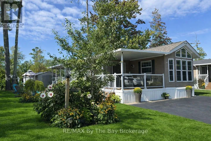 10 WHITE PINES TRAIL, Wasaga Beach, Ontario L9Z1X7
