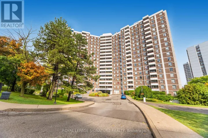 303 - 10 EDGECLIFF GOLFWAY, Toronto (Flemingdon Park), Ontario M3C3A3