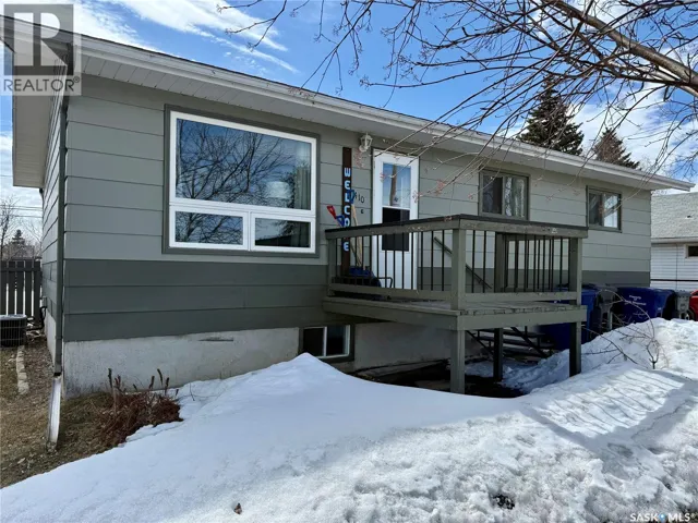 410 Maple ROAD W, Nipawin, Saskatchewan S0E1E0