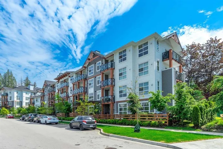 207 14550 WINTER CRESCENT, Surrey, British Columbia V4P0G4