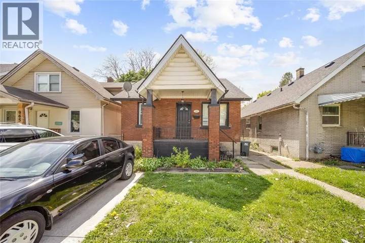 961 CURRY AVENUE, Windsor, Ontario N9B2C4