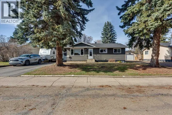 5616 55 Avenue, Lacombe, Alberta T4L1L9