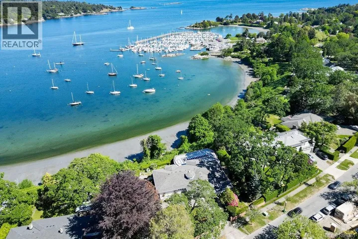 3565 Beach Dr, Oak Bay, British Columbia V8R6M6