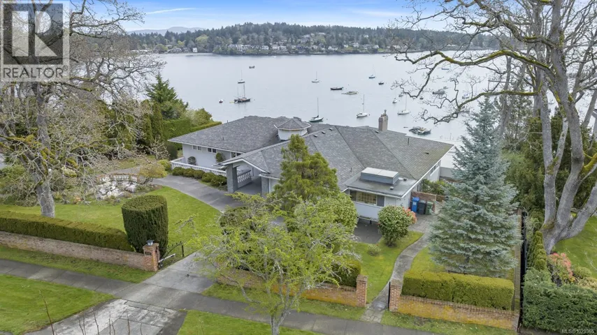 3565 Beach Dr, Oak Bay, British Columbia V8R6M6