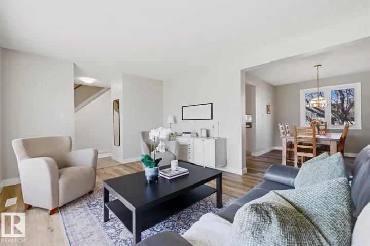 17604 85 AV NW, Edmonton, Alberta T5T0L2