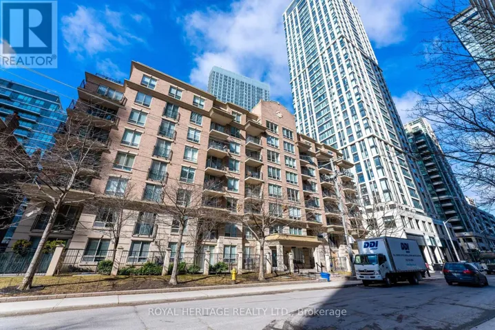 211 - 188 REDPATH AVENUE, Toronto (Mount Pleasant West), Ontario M4P3J2