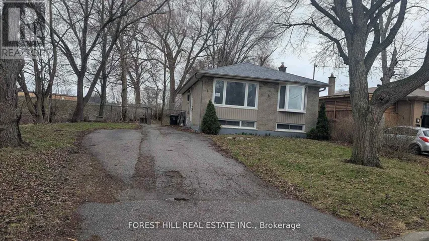 21 CAULFIELD ROAD, Toronto (Elms-Old Rexdale), Ontario M9W1X1