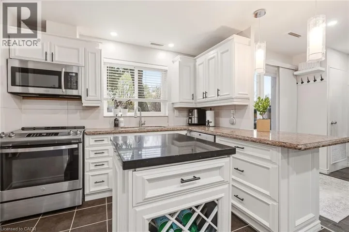 2001 BONNYMEDE Drive Unit# 157, Mississauga, Ontario L5J4H8