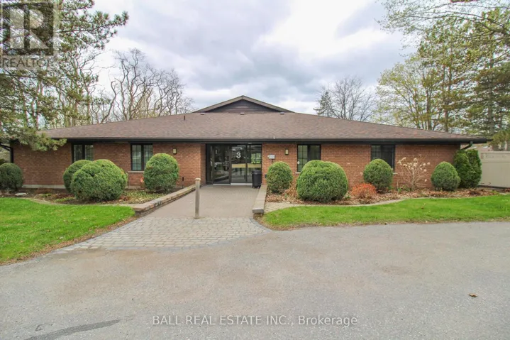 2 - 3 PADDOCK WOOD, Peterborough (Ashburnham Ward 4), Ontario K9H7H2