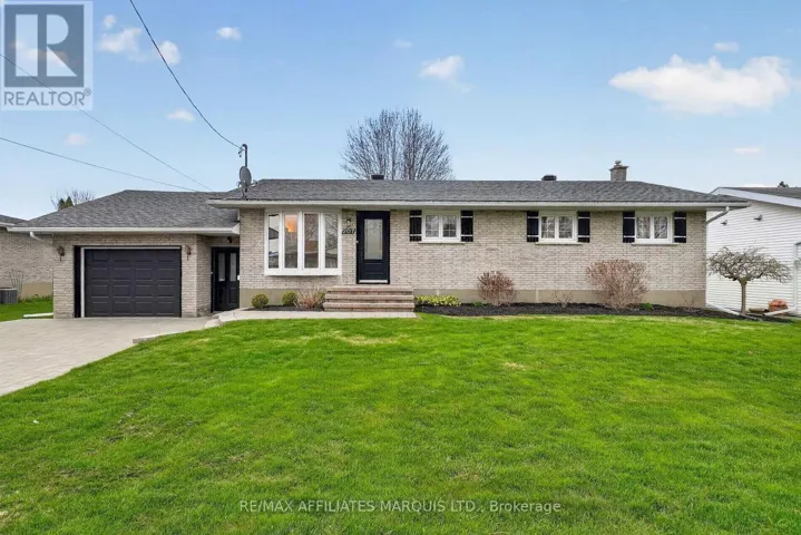 207 MCKENZIE STREET, Cornwall, Ontario K6K1J3