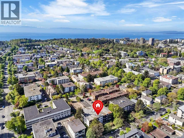 204 1035 McClure St, Victoria, British Columbia V8V3G1