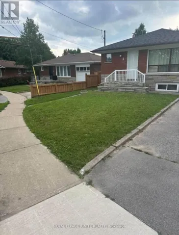 MAIN - 7 TOULON ROAD, Toronto (Woburn), Ontario M1G1V6