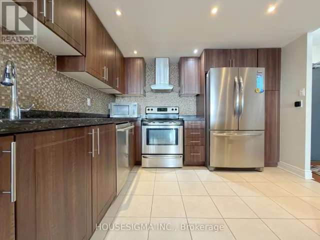 1103 - 8 LISA STREET, Brampton (Queen Street Corridor), Ontario L6T4S6